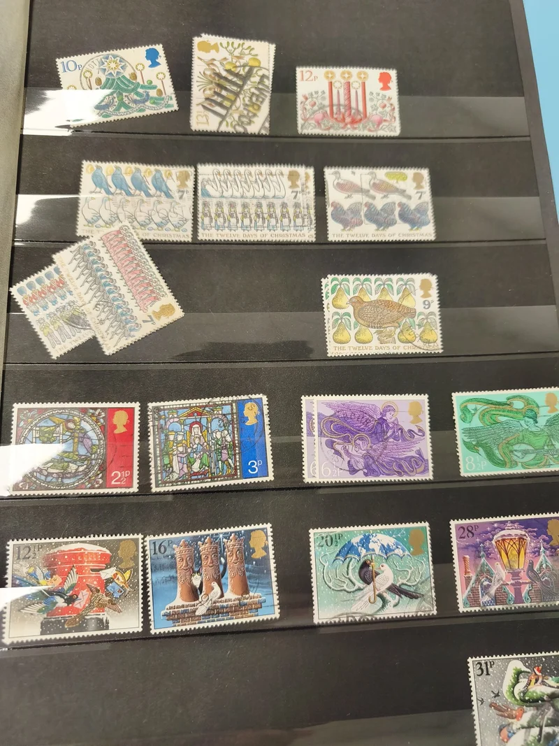 Lot anciens timbres oblitérés Angleterre thématique Noël et art, collection