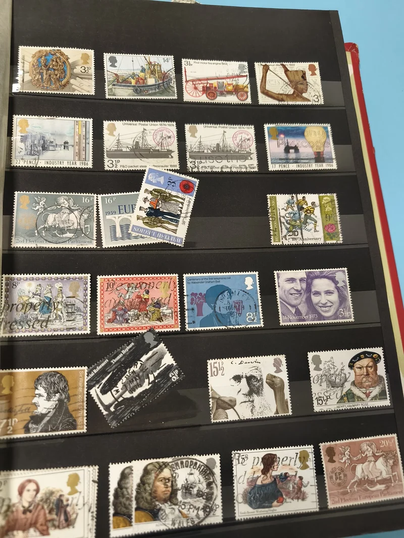 Lot anciens timbres oblitérés Angleterre collection thématique personnages et hi