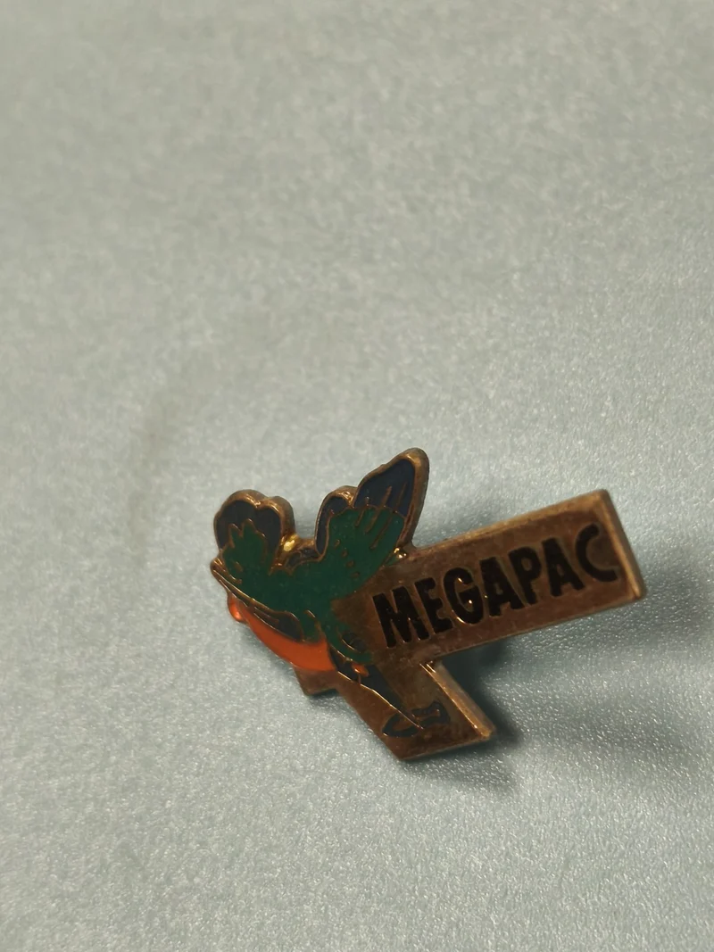 Vintage pin's MEGAPAC oiseau émaillé ancien collection badge publicitaire