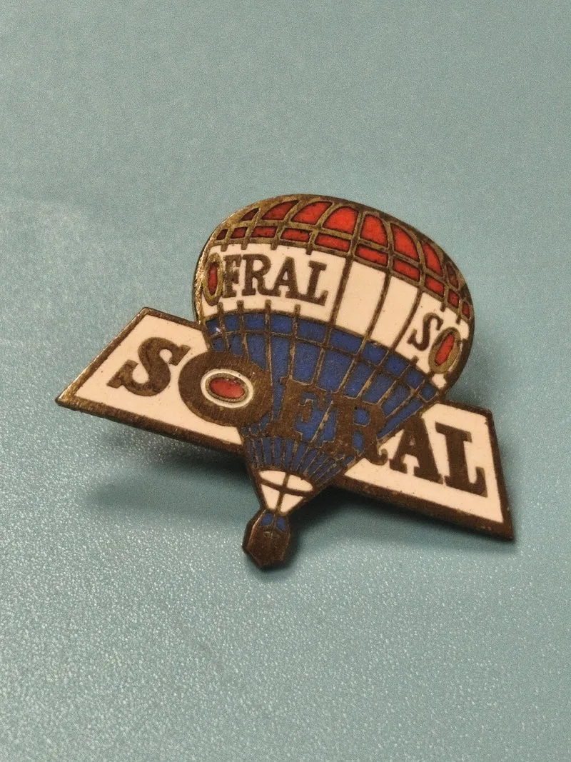 Pin's vintage SOFRAL montgolfière émaillé, collection publicitaire ancien