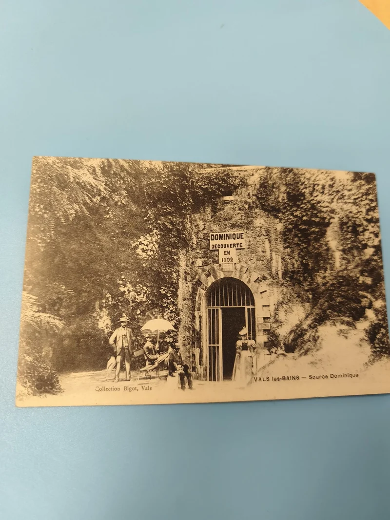 Ancienne carte postale animée Vals les Bains Source Dominique vintage