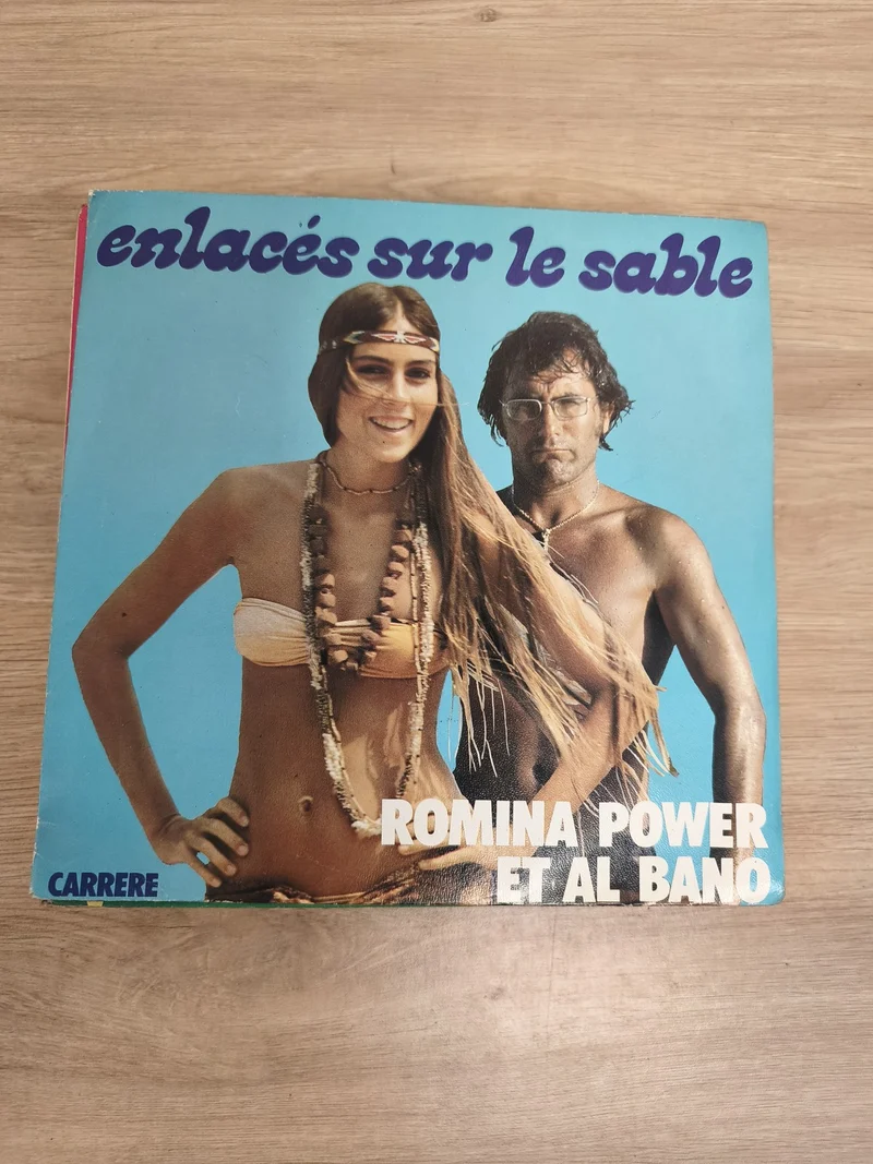 Vinyle 45T Romina Power & Al Bano Enlacés sur le sable pochette couleur (Ref 4)