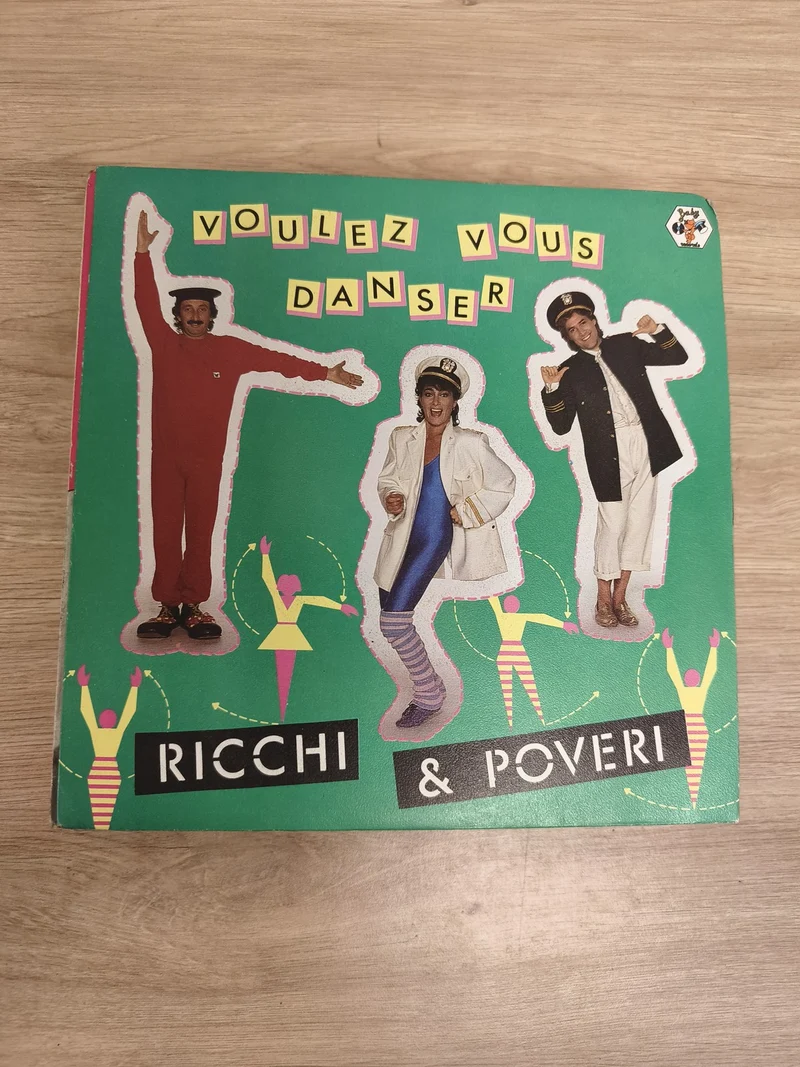 Vinyle 45 tours Ricchi & Poveri Voulez Vous Danser pochette verte illustrée