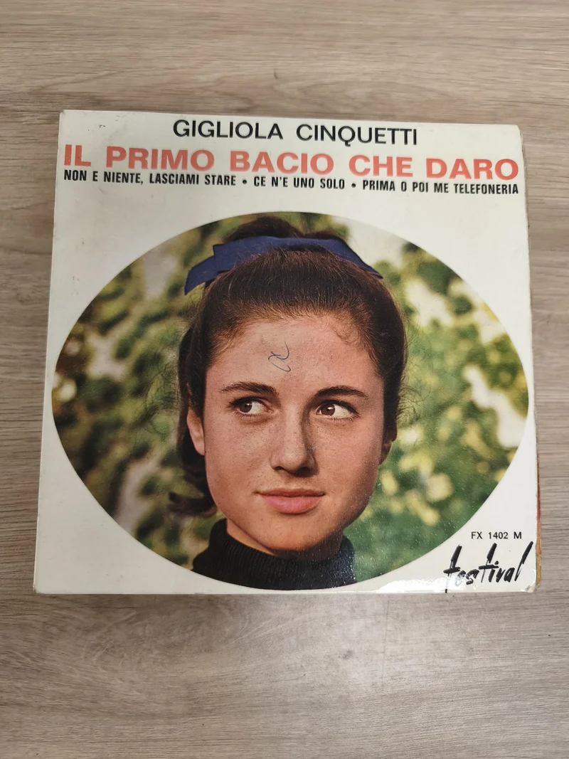 Vinyle 45T Gigliola Cinquetti Il Primo Bacio Che Darò pochette photo couleur
