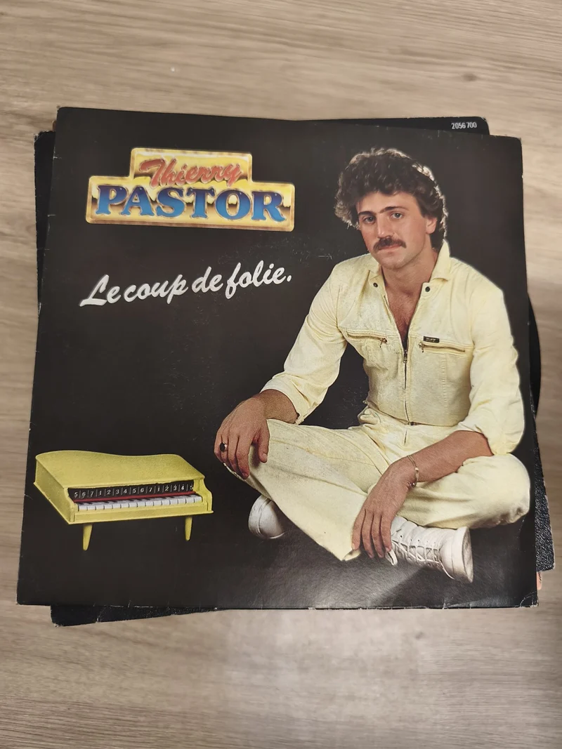 Vinyle 45 tours Thierry Pastor Le coup de folie pochette jaune et noire