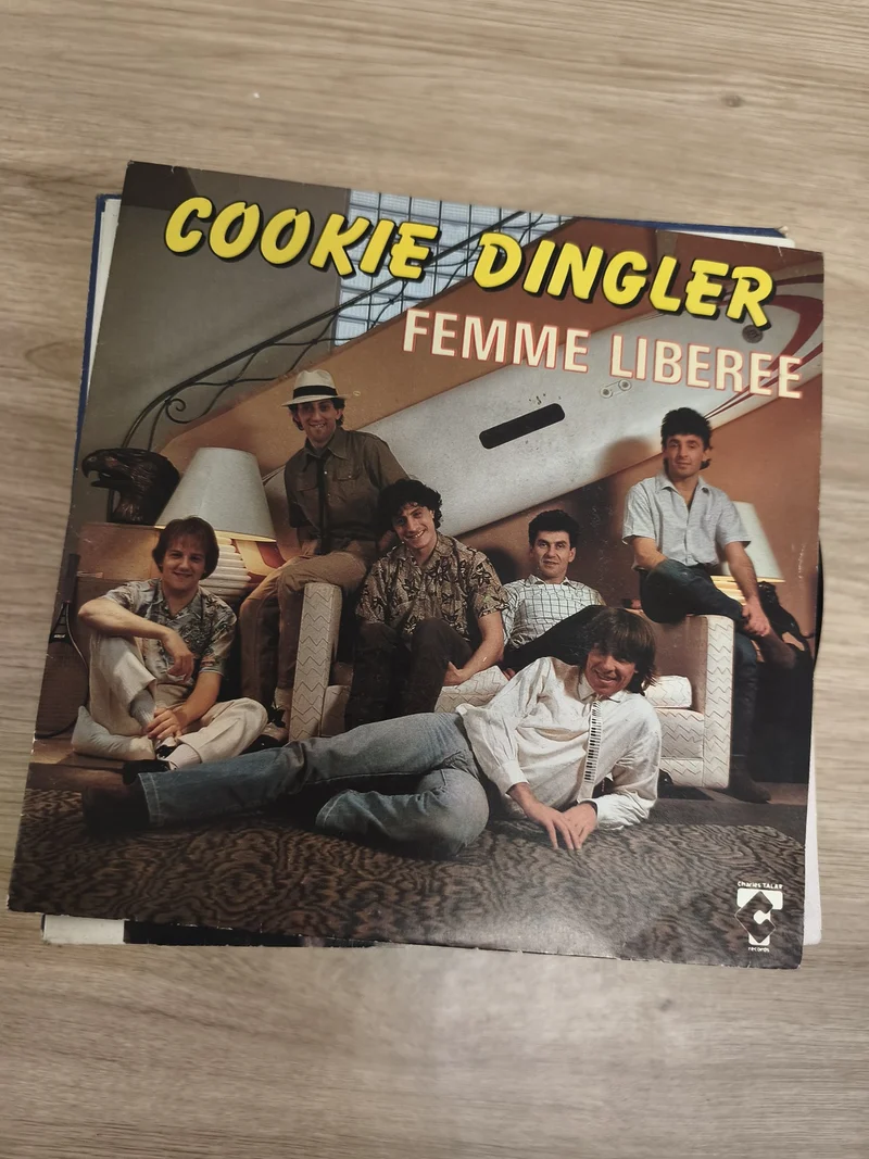 Vinyle 45 tours Cookie Dingler Femme Libérée pochette couleur groupe (Ref 4)