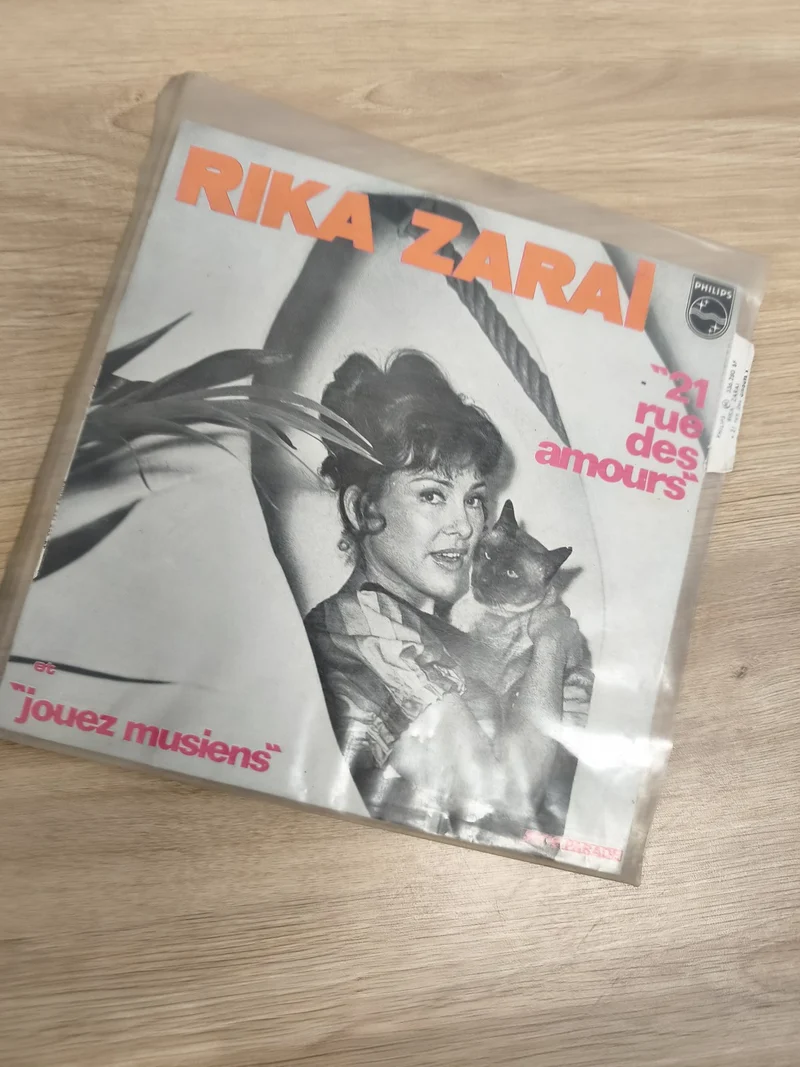 Vinyle 45 tours Rika Zaraï 21 rue des amours / Jouez musiens pochette photo chat