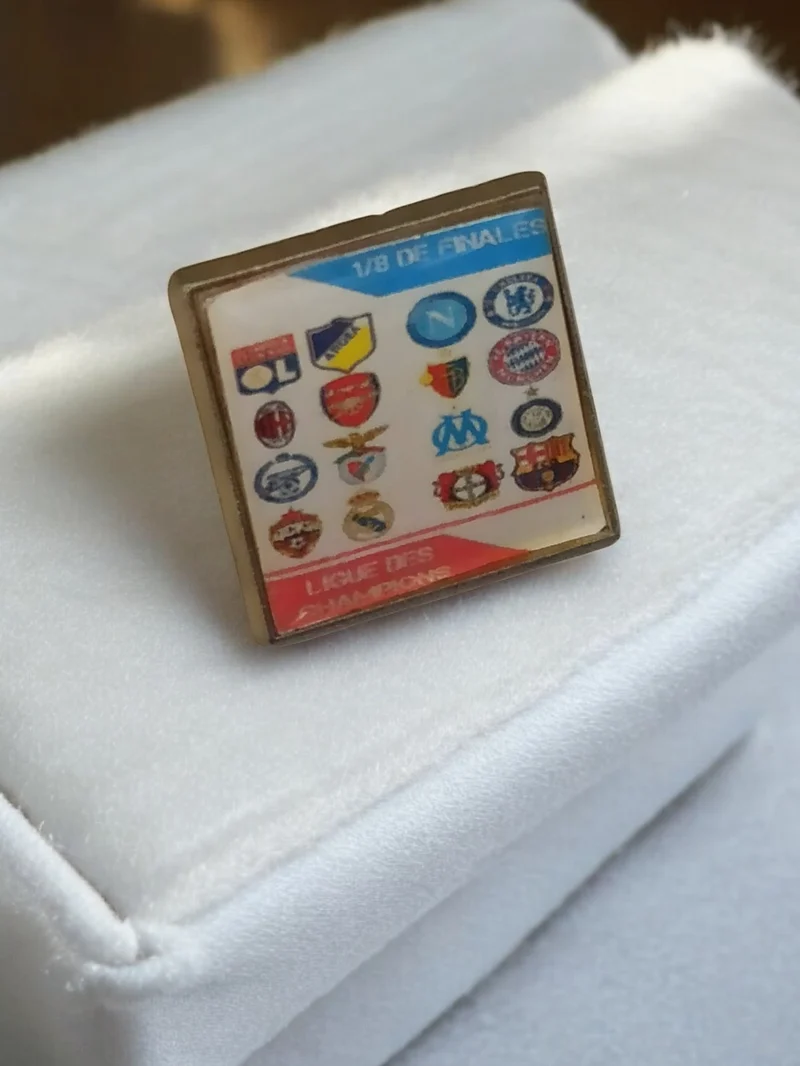 Pin's vintage Olympique de Marseille OM rétro football ancien rare collectionneu