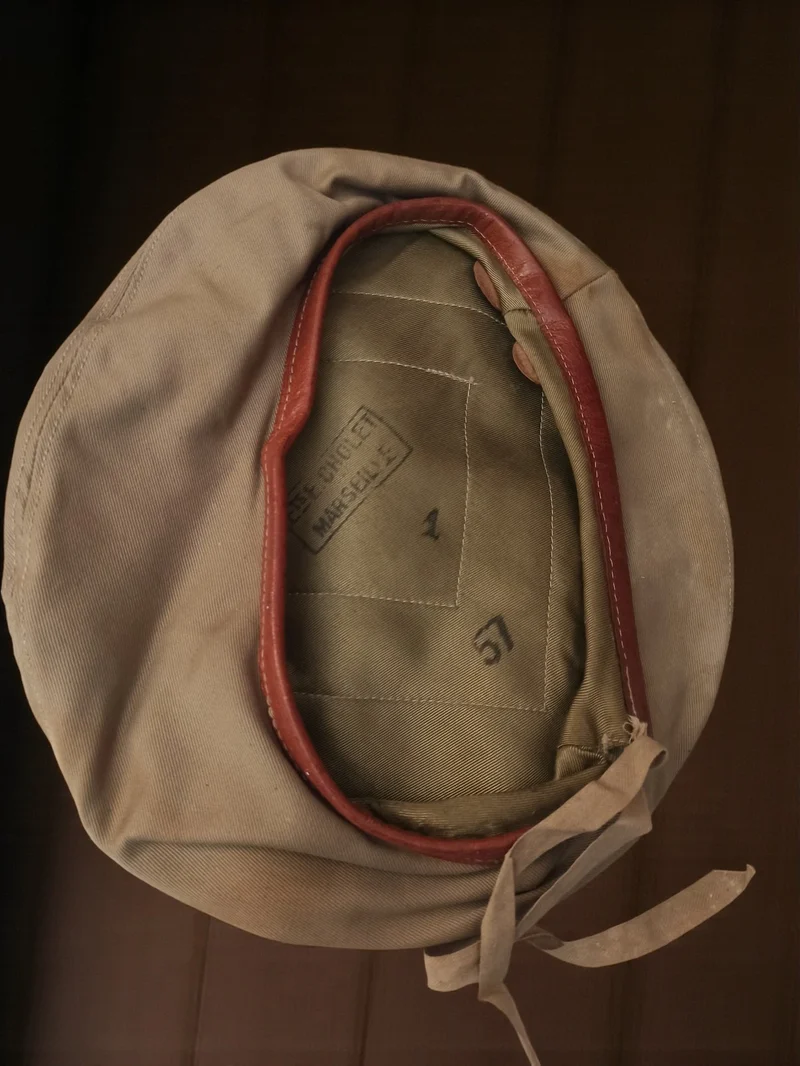Béret parachutiste ancien armée française beige Bousquet Marseille vintage