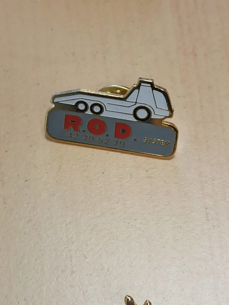Pin's vintage R.O.D SYSTEM camion plateau, badge publicitaire rétro ancien