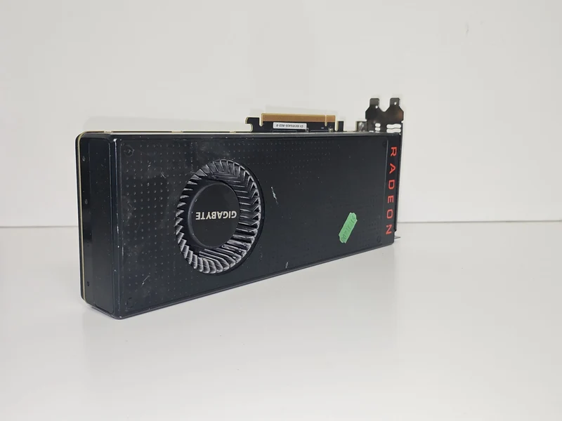 Carte Graphique Radeon RX Vega d'occasion non testée pour PC, vendue en l'état