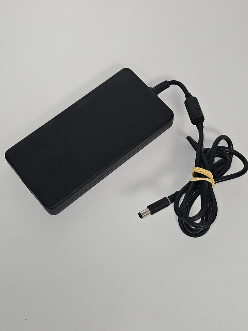 Chargeur secteur Dell GA240PE1-00 240W alimentation PC portable authentique