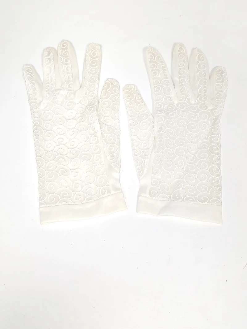 Paire de gants dentelle ancienne XIXe vintage rétro accessoire mode collection