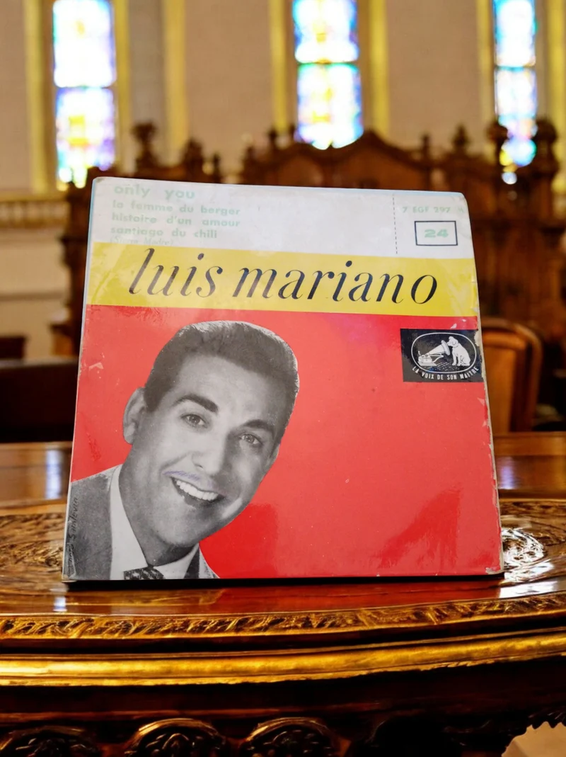 Vinyle 45 tours vintage Luis Mariano - Édition rare à découvrir !