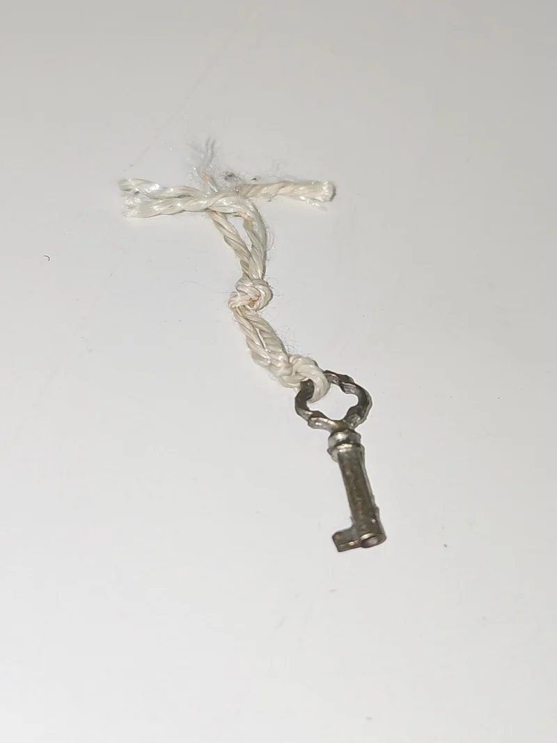 Petite clé ancienne vintage pour montre gousset ou tiroir, accessoire rétro coll