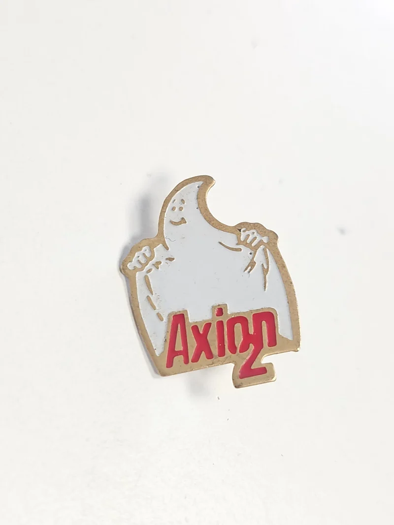 Pin's rétro Axion 2 ancien, badge publicitaire vintage collection France