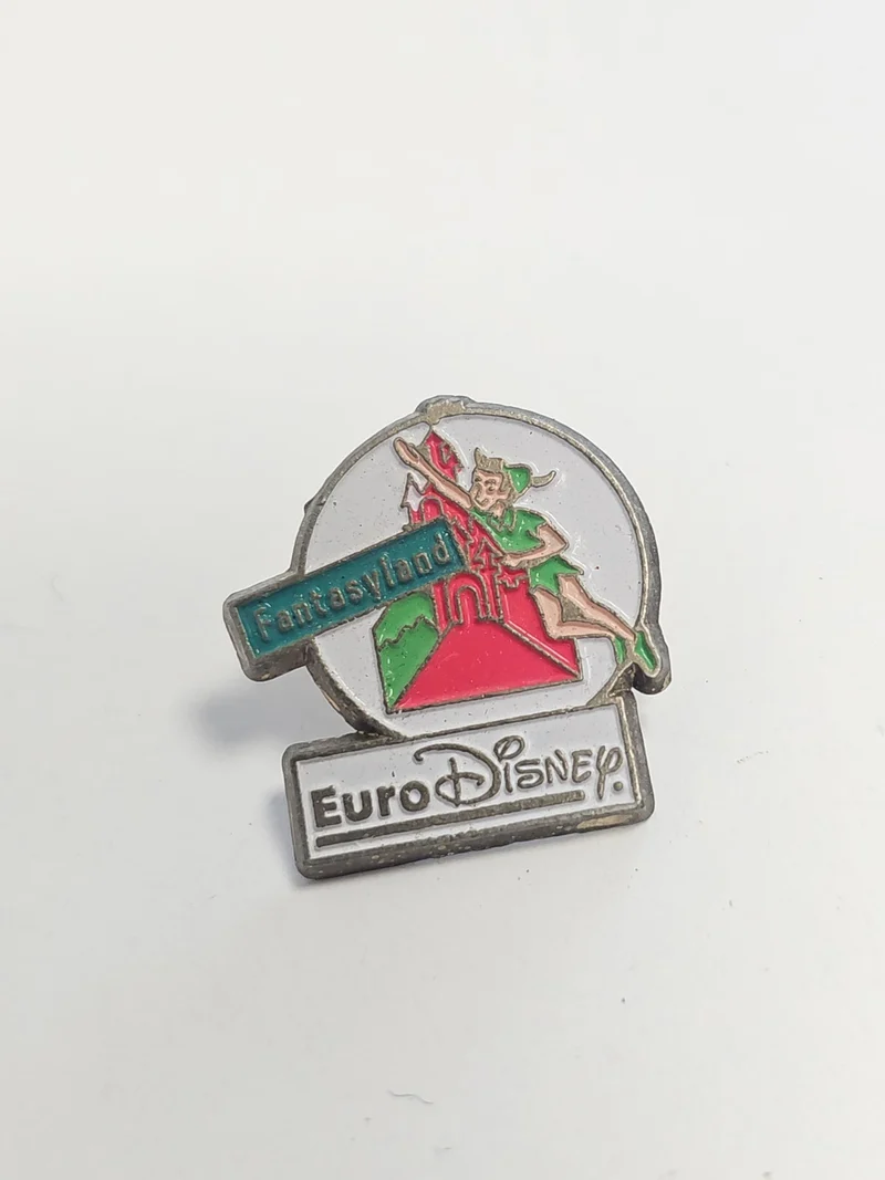 Pin's ancien Eurodisney vintage, badge rétro collection parc Disneyland Paris
