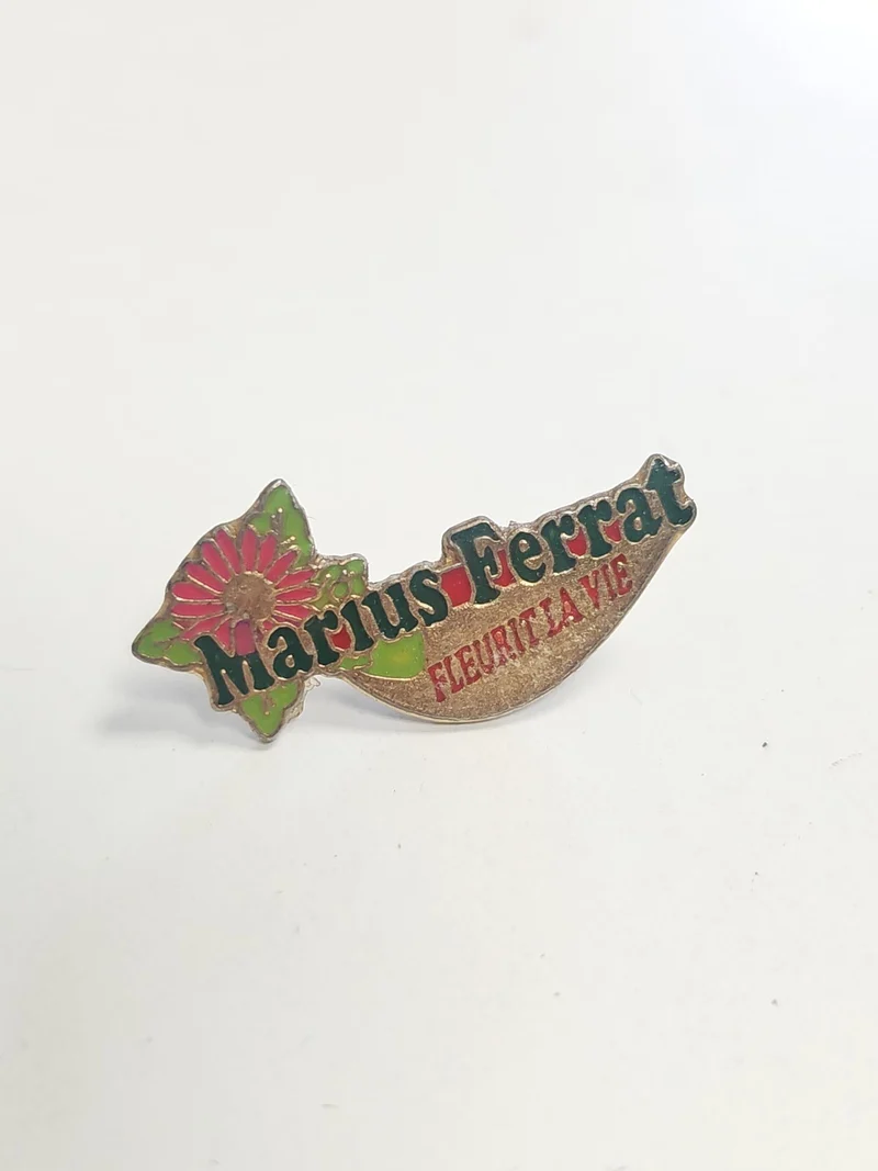 Pin's rétro ancien Marius Ferrat collection vintage badge broche pour amateur