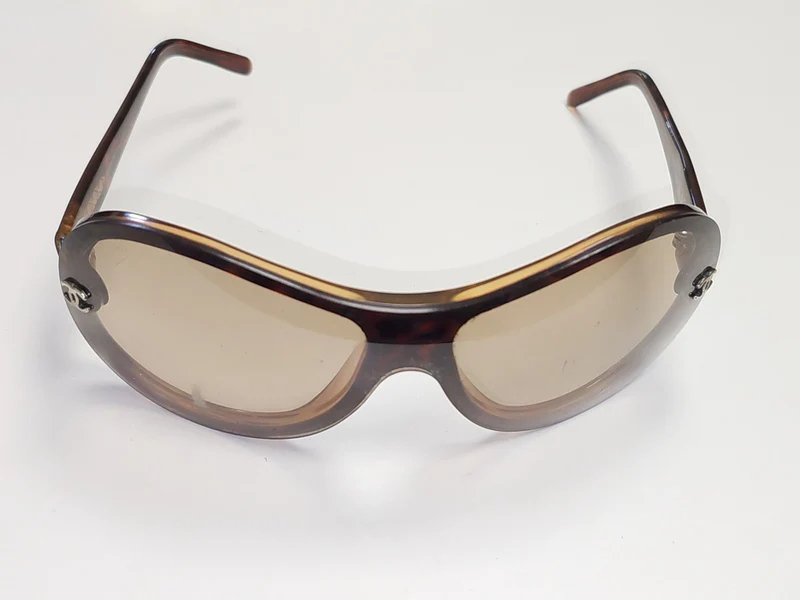 Lunettes de soleil Chanel 5066 authentiques femme élégance mode accessoire chic