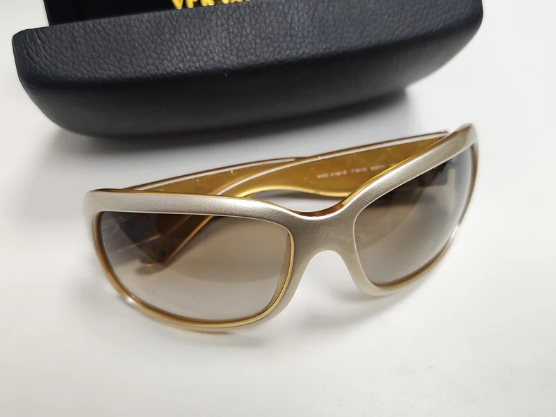 Lunettes de soleil femme Versace 4132-B, monture élégante, protection UV