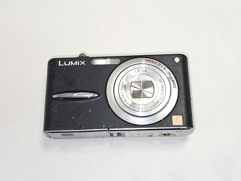 Appareil photo Panasonic DMC-FX30 non fonctionnel pour pièces détachées réparati