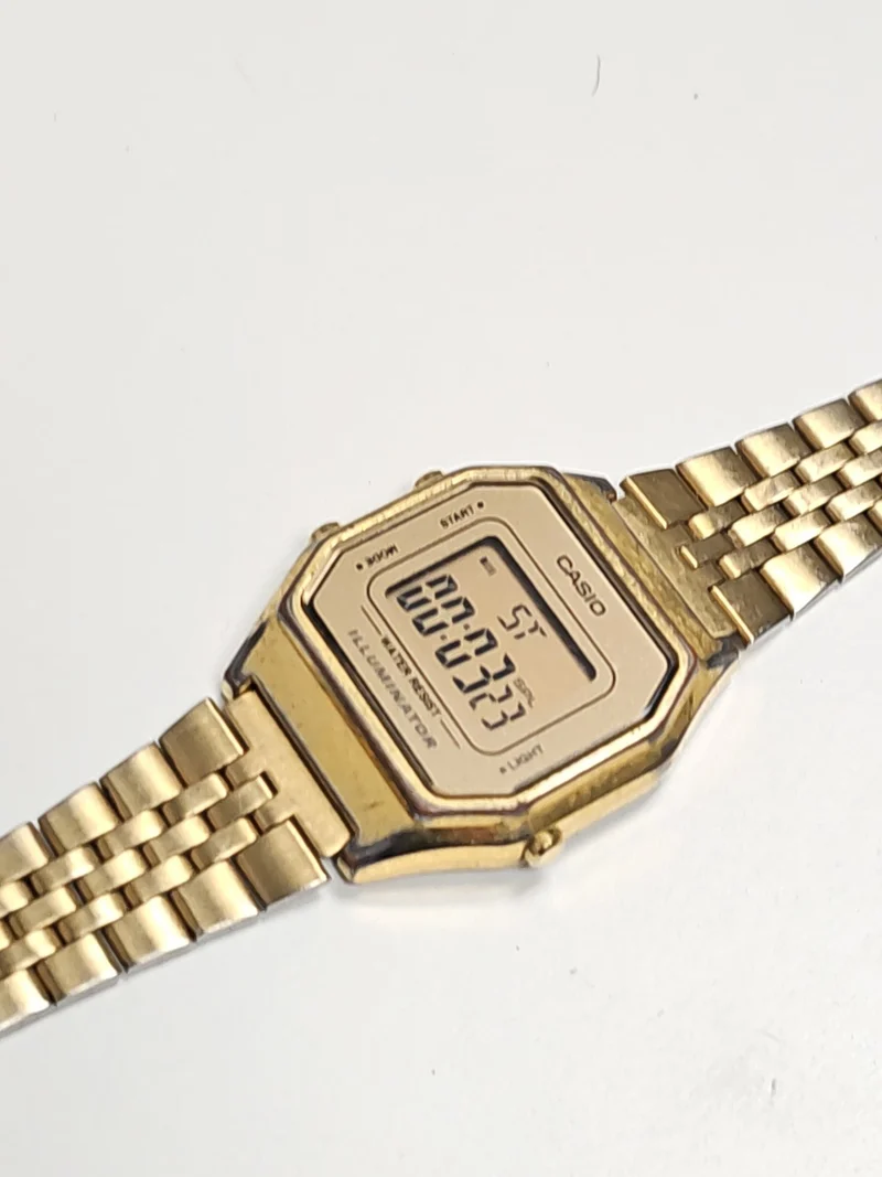 Montre Casio femme rétro LA680WE champagne, collection vintage ancienne, occasio