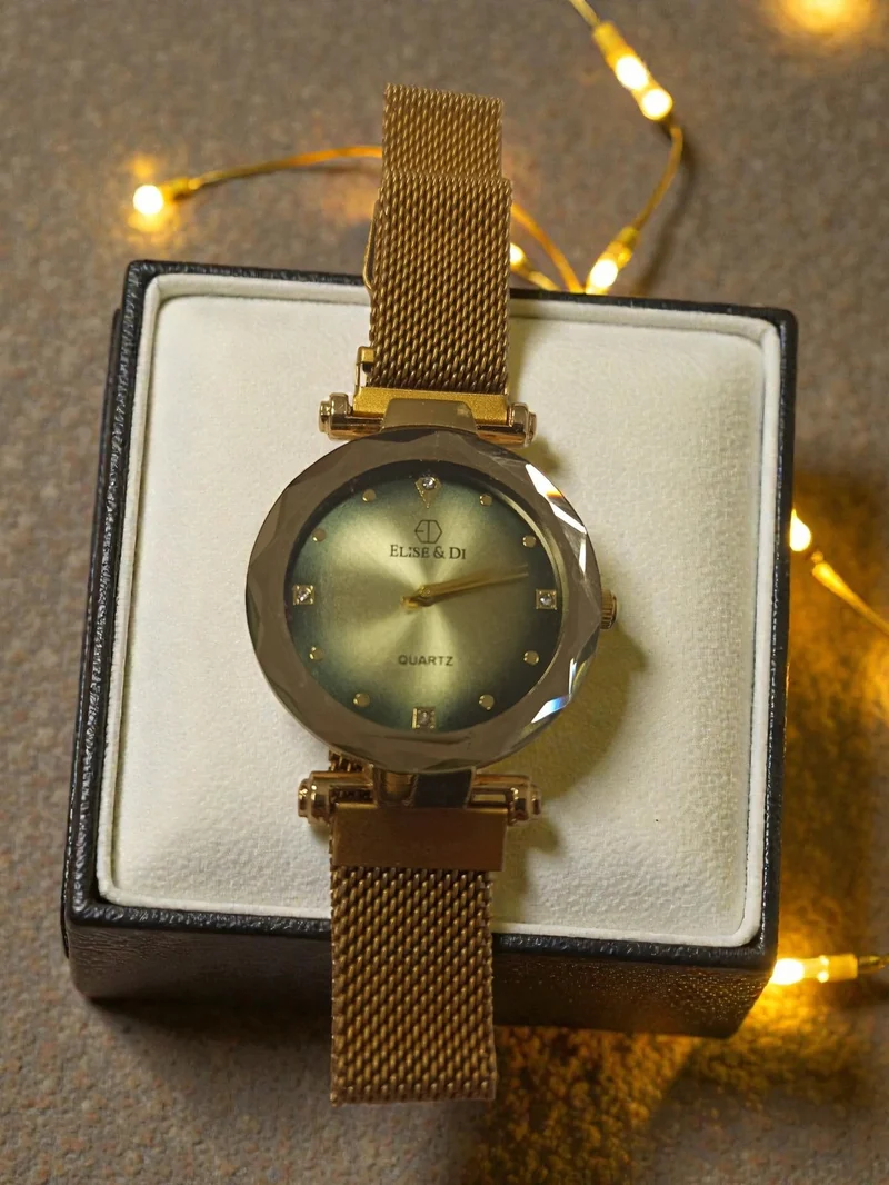 Montre femme Elise & Di dorée vintage, bracelet maille milanaise quartz
