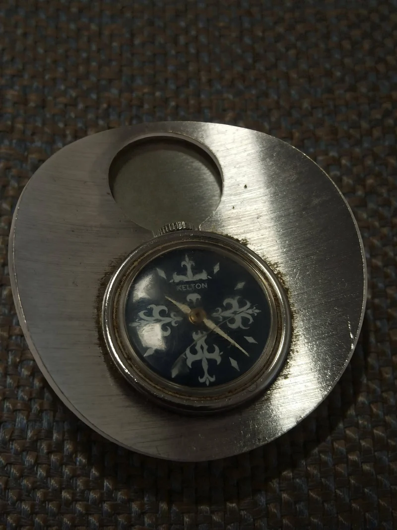 Montre femme Kelton mécanique ancienne à restaurer vintage rétro cadran décor