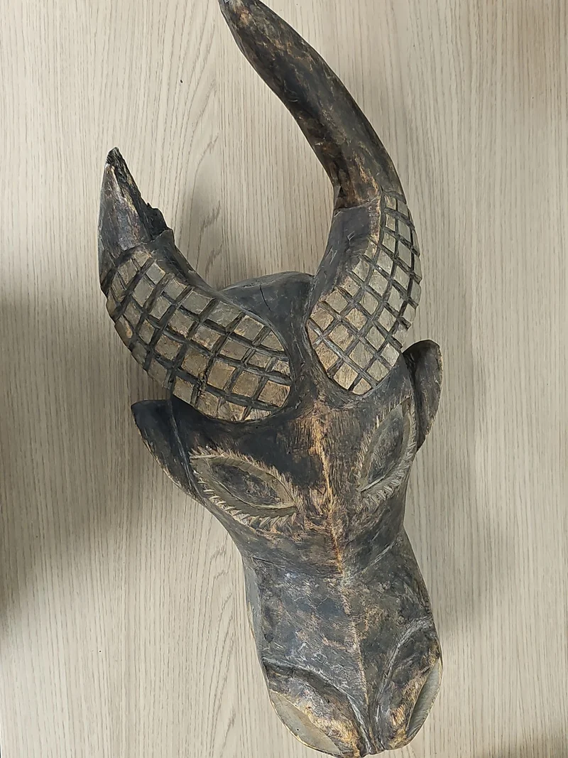 Masque africain Babanki ancien, tête bovine à cornes, Cameroun vintage déco