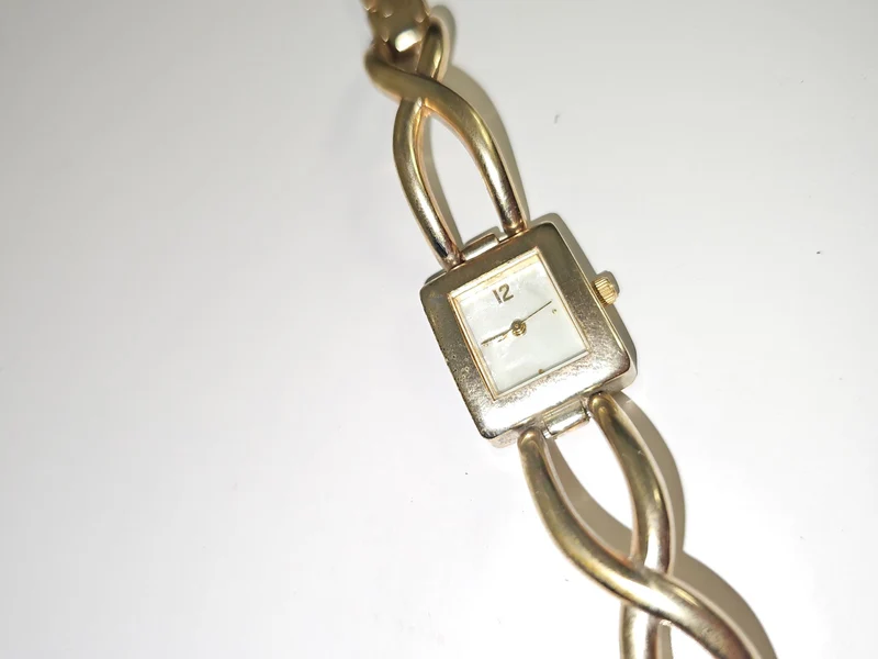Montre femme rétro ancienne Yves Rocher vintage, montre-bracelet fonctionnelle