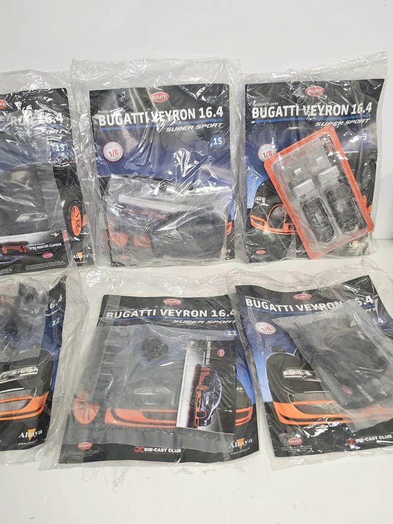 Bugatti Veyron 16.4 Super Sport lot fascicules + pièces 1:8 modèle neuf Bugatti