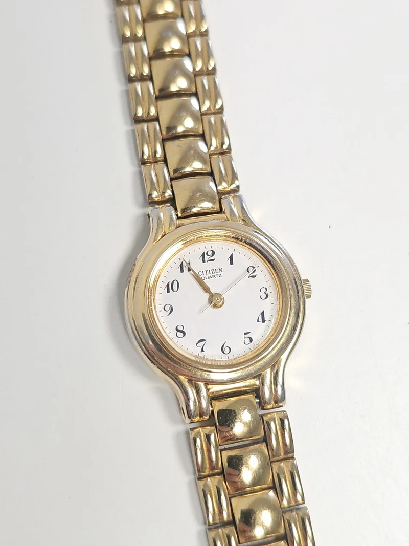 Montre femme Citizen Quartz acier inoxydable, élégante, fonctionne parfaitement
