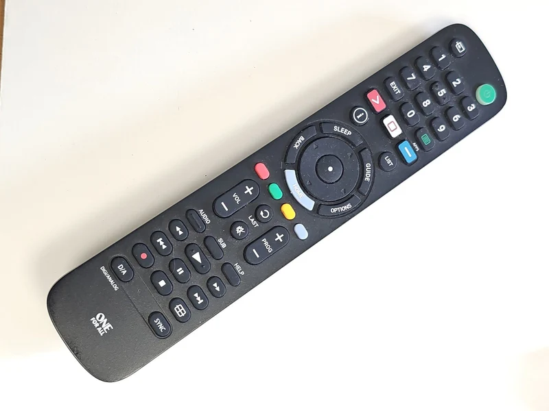 Télécommande universelle One For All URC1240 Contour 4 appareils TV DVD Hi-Fi
