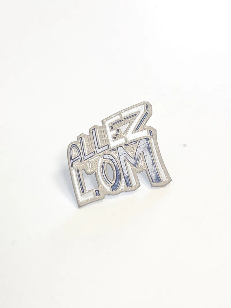 Pin's ancien supporter OM vintage rétro football Olympique de Marseille collecti