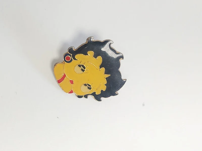 Pin's ancien Betty Boop rétro, badge vintage collection dessin animé pop culture