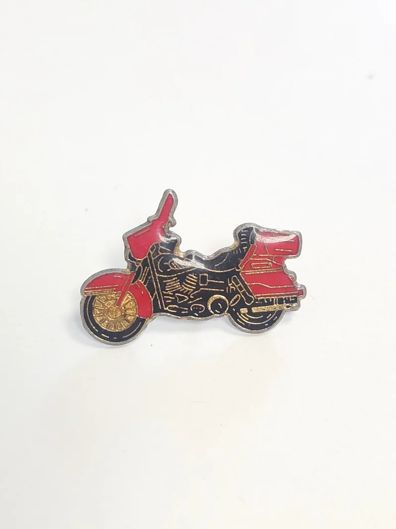 Pin's ancien moto vintage collection rétro biker passion deux-roues rare