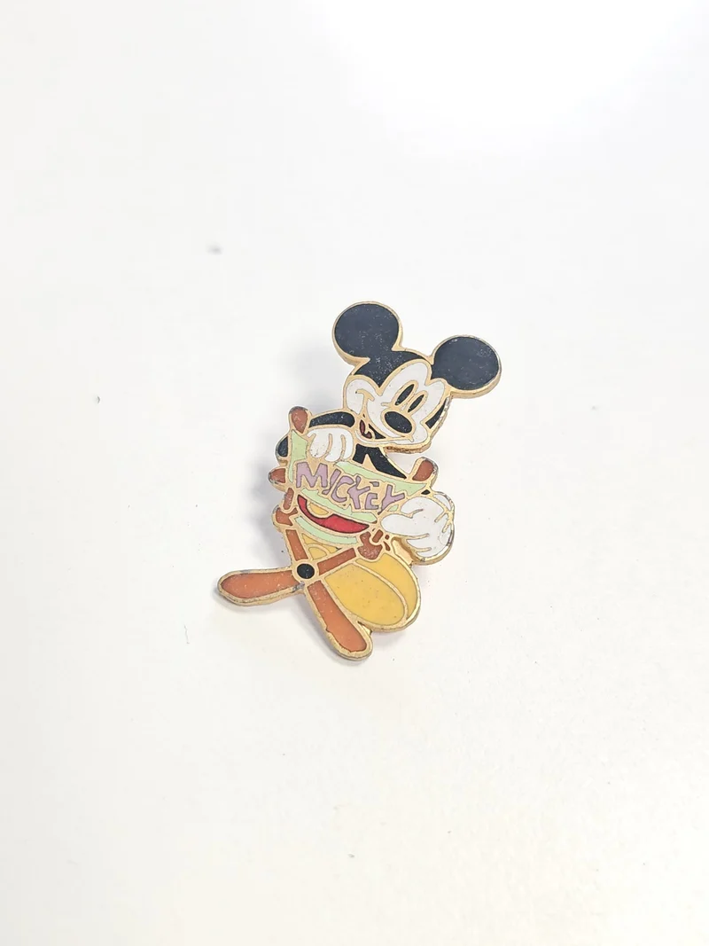Pin's ancien Mickey rétro vintage Disney collection badge broche pour amateur