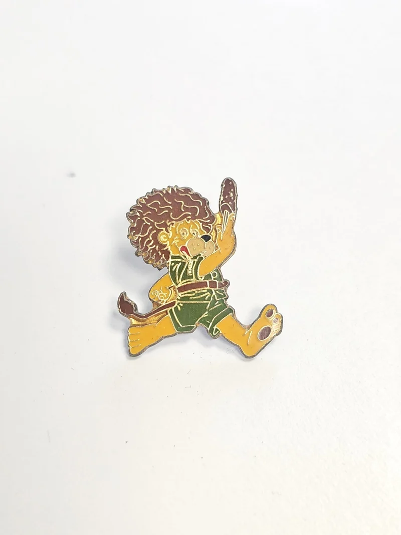 Pin's rétro ancien LION MAX 2 ? badge collection vintage années 90 rare collecto