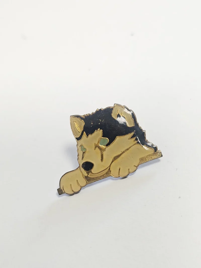Pin's ancien chien vintage rétro ? Badge collection animalier pour amateur canin