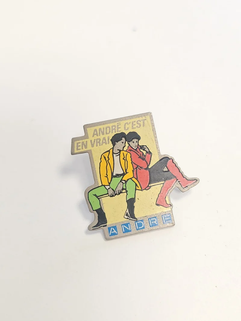 Pin's rétro ancien Andre pour collectionneur, badge vintage publicitaire rare