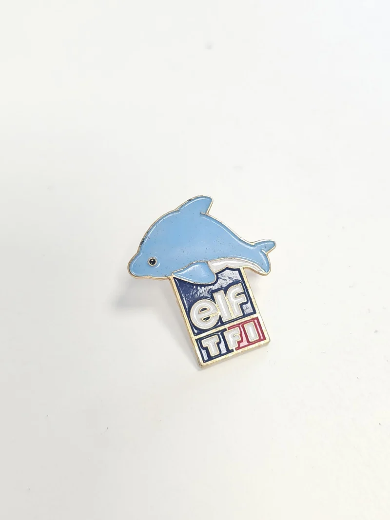Pin's rétro ancien ELF TF1 ? Badge publicitaire vintage pour collectionneur TV