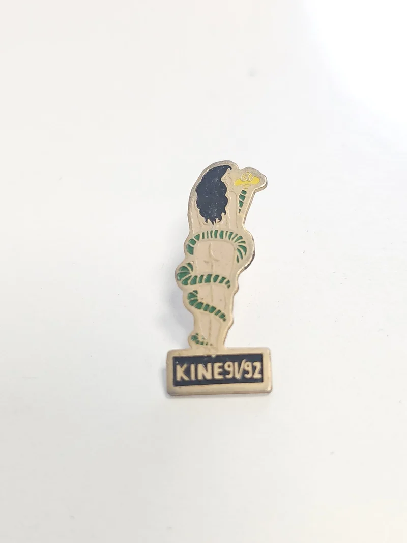 Pin's rétro ancien kinésithérapeute 91/92 ? badge vintage collection années 90
