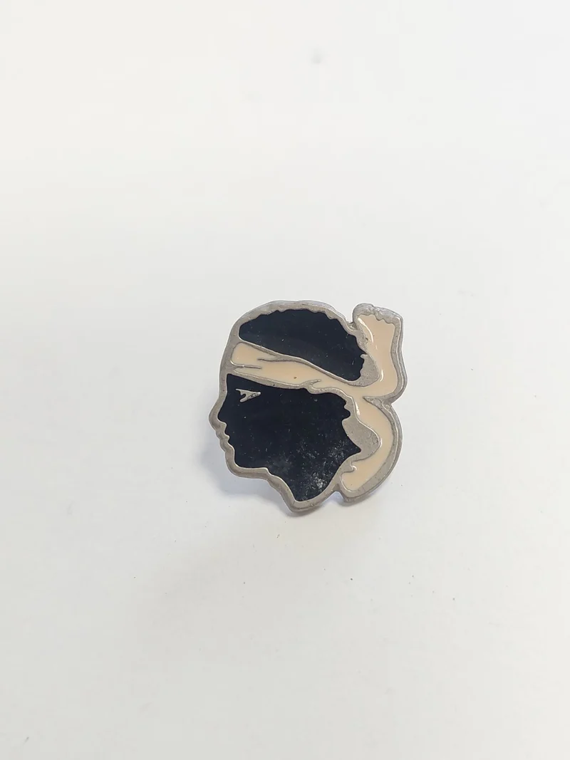 Pin's ancien Corse vintage rétro, badge de collection souvenir île Méditerranée