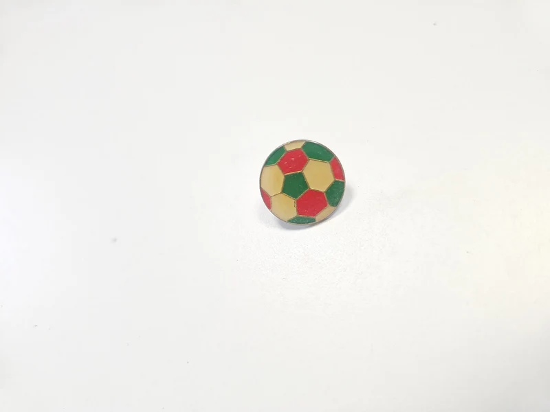 Pin's rétro football ancien collection sport vintage badge supporter foot