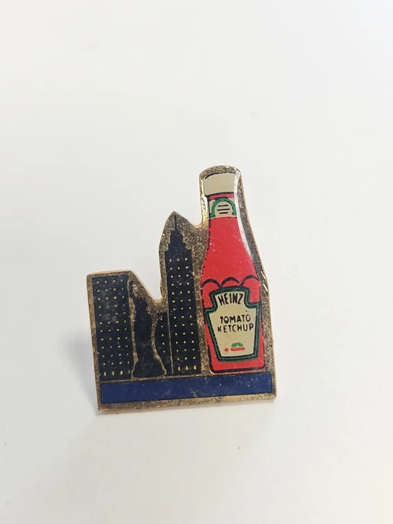 Pin's rétro Heinz ancien badge publicitaire vintage collection objet décoratif