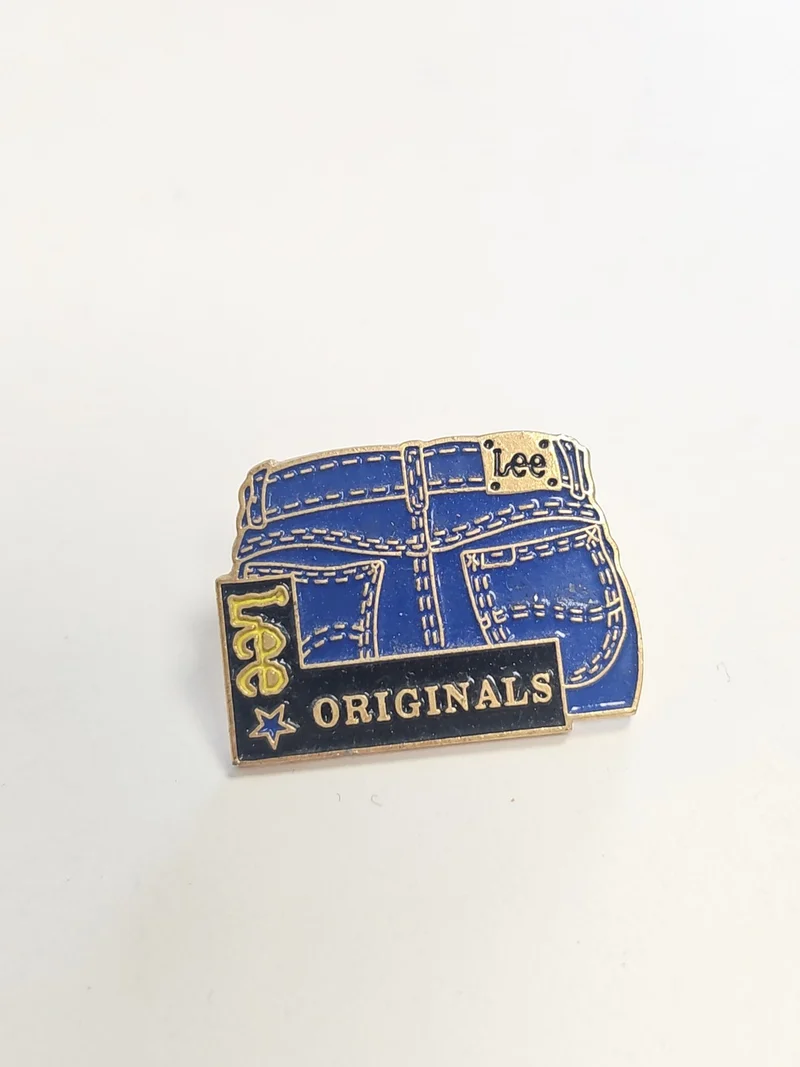 Pin's ancien rétro Lee Cooper vintage, badge de collection années 80 90 rare