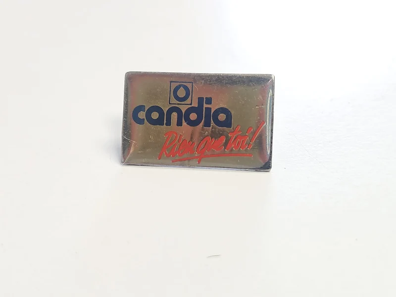 Pin's rétro Candia ancien badge publicitaire vintage collection laiterie France
