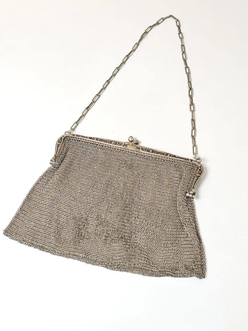 Sac vintage ancien émaillé ? Accessoire rétro collection, déco authentique