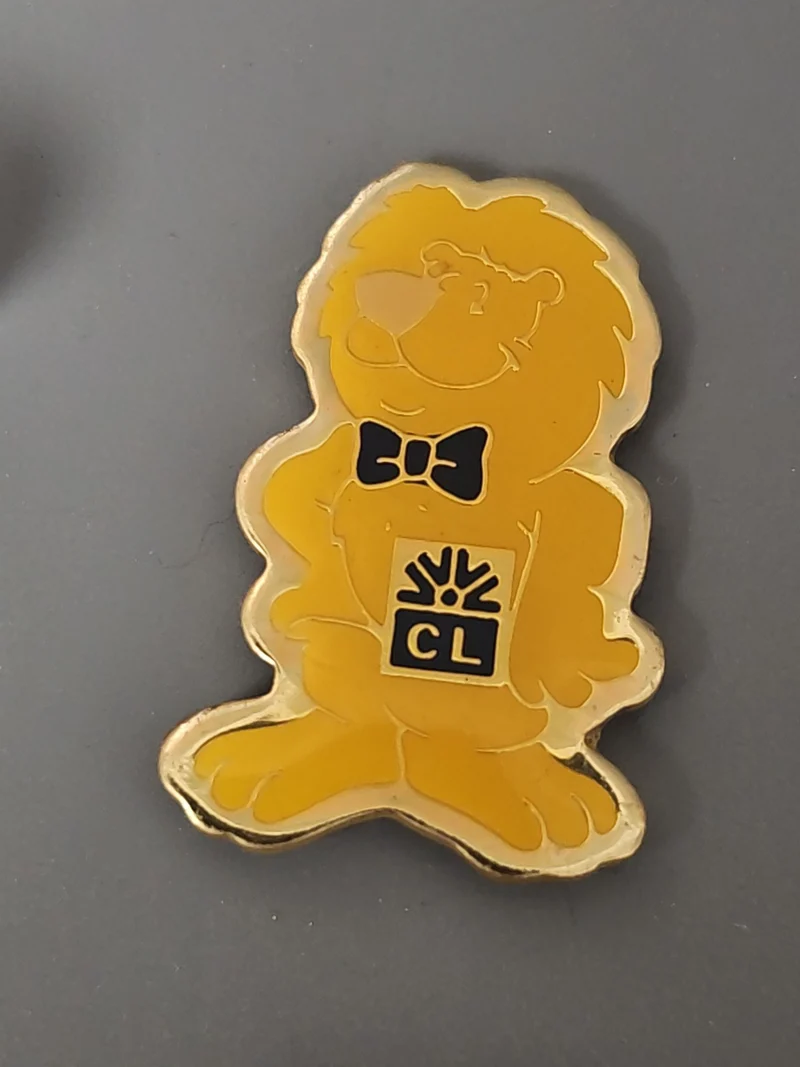 Pin's ancien rétro CL, badge vintage collection, objet publicitaire rare France