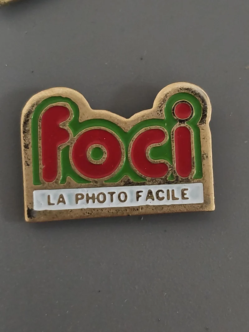Pin's rétro ancien football collection vintage badge supporter foci années 80 90